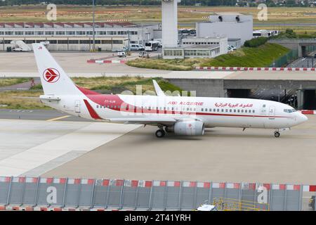 Air Algerie Boeing 737 au roulage. Avion 737-800 de la compagnie aérienne Air Algérie. Avion B737 d'Air Algeria. Banque D'Images