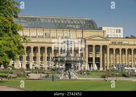 Schlossplatzspringbrunnen, Koenigsbau, Schlossplatz, Stuttgart, Baden-Wuerttemberg, Allemagne Banque D'Images