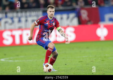 Sosnowiec, Pologne. 26 octobre 2023. Fran Tudor de Rakow Czestochowa vu en action lors du match de football UEFA Europa League 2023/2024 entre Rakow Czestochowa et Sporting à ArcelorMittal Park. Score final ; Rakow Czestochowa 1:1 Sporting. (Photo Grzegorz Wajda/SOPA Images/Sipa USA) crédit : SIPA USA/Alamy Live News Banque D'Images