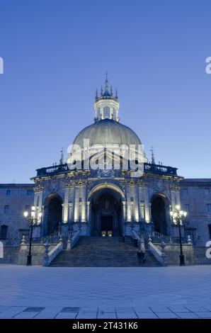 Sanctuaire de Loyola au crépuscule à Azpeitia, pays Basque, Espagne Banque D'Images