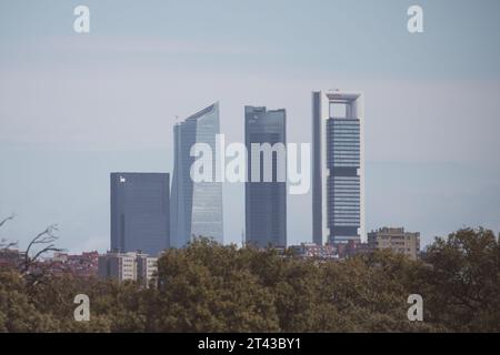 Madrid, Espagne 11 mars 2023. Vue sur le quartier des affaires four Towers (Cuatro Torres) à Madrid Banque D'Images