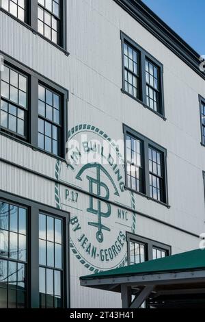 Le Tin Building de Jean-Georges est un marché haut de gamme avec des restaurants dans le South Street Seaport, New York City, 2023, États-Unis Banque D'Images