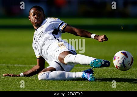 Barcelone, Espagne. 28 octobre 2023. David Alaba du Real Madrid lors du match de la Liga EA Sports entre le FC Barcelone et le Real Madrid CF joué au stade Lluis Companys le 28 octobre 2023 à Barcelone, Espagne. (Photo de Sergio Ruiz/PRESSINPHOTO) crédit : PRESSINPHOTO SPORTS AGENCY/Alamy Live News Banque D'Images