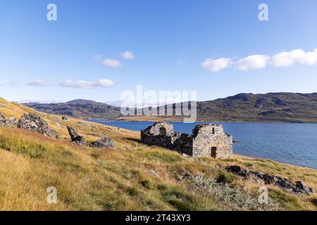 Ruines de l'église de Hvalsey, dernière maison connue des Normands du Groenland, ou Vikings au 15ème siècle ; isolé et sombre, fjord de Hvalsey, Groenland Banque D'Images