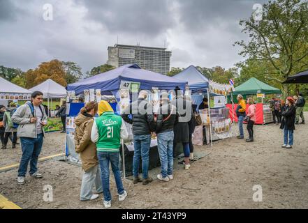 Streetfood Thaimarkt im Preußenpark, Wilmersdorf, Charlottenburg-Wilmersdorf, Berlin, Deutschland *** Streetfood Thai Market in Preußenpark, Wilmersdorf, Charlottenburg Wilmersdorf, Berlin, Allemagne Banque D'Images