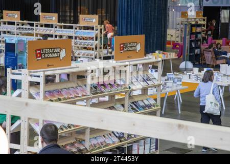 Kortrijk, Belgique. 28 octobre 2023. L'illustration montre la foire du livre Boektopia à Kortrijk, le samedi 28 octobre 2023. BELGA PHOTO NICOLAS MAETERLINCK crédit : Belga News Agency/Alamy Live News Banque D'Images