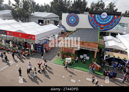 Mexico, Mexique. 28 octobre 2023. Ambiance paddock. Championnat du monde de Formule 1, Rd 20, Grand Prix du Mexique, samedi 28 octobre 2023. Mexico, Mexique. Crédit : James Moy/Alamy Live News Banque D'Images