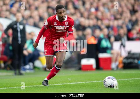 Isaiah Jones de Middlesbrough avance lors du Sky Bet Championship match entre Middlesbrough et Stoke City au Riverside Stadium, Middlesbrough, le samedi 28 octobre 2023. (Photo : Trevor Wilkinson | MI News) crédit : MI News & Sport / Alamy Live News Banque D'Images