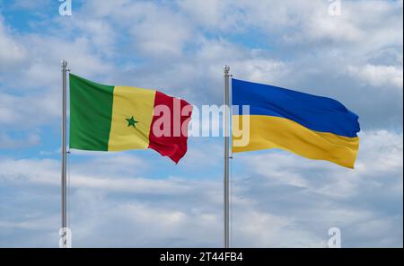 Drapeaux de l'Ukraine et du Sénégal agitant ensemble dans le vent sur un ciel nuageux bleu, concept de relation entre deux pays Banque D'Images