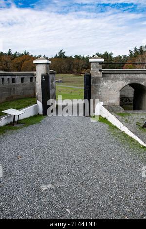 Portes de la batterie inférieure au lieu historique national du fort Rodd Hill et du phare de Fisgard à Victoria, Colombie-Britannique, Canada Banque D'Images