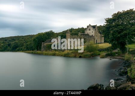 Le château de Parke est un château du 17e siècle situé sur les rives du Lough Gill dans le comté de Leitrim, en Irlande. Banque D'Images