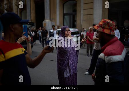 Palerme, Sicile, Italie. 28 octobre 2023. Des centaines de personnes défilent à travers le centre-ville pour soutenir les Palestiniens et condamner Israël et exiger le cessez-le-feu à Gaza. (Image de crédit : © Victoria Herranz/ZUMA Press Wire) USAGE ÉDITORIAL SEULEMENT! Non destiné à UN USAGE commercial ! Banque D'Images