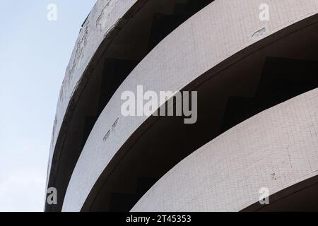 Le Bauhaus typique a inspiré des détails architecturaux de tel Aviv, également appelée la ville blanche. Tel Aviv accueille largement des exemples d'archite moderniste-Bauhaus Banque D'Images