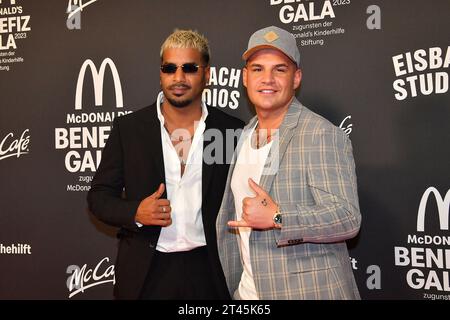 Orry Jackson und Pietro Lombardi BEI der Benefiz Gala zugunsten der McDonalds Kinderhilfe Stiftung am 28.10.2023 in Muenchen Banque D'Images