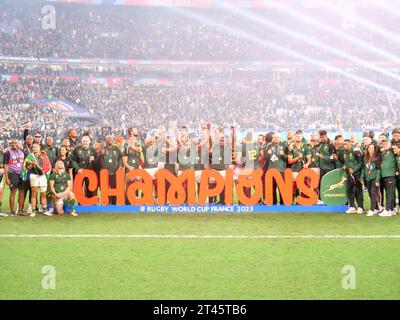 Saint Denis, Paris, France. 28 octobre 2023. Stade de France, Saint-Denis, Paris, France, 10 septembre 2023 : l'Afrique du Sud gagne et devient quatre fois championne du monde après la finale de la coupe du monde de Rugby 2023 entre la Nouvelle-Zélande et l'Afrique du Sud au Stade de France, Saint-Denis, Paris, France le samedi 28 octobre 2023 (Claire Jeffrey/SPP) crédit : SPP Sport Press photo. /Alamy Live News Banque D'Images