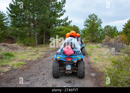 Quad Biking sur l'Etna - Italie Banque D'Images