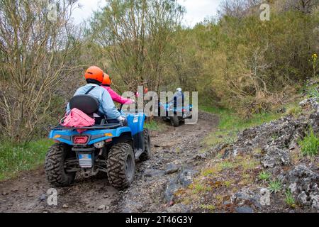 Quad Biking sur l'Etna - Italie Banque D'Images