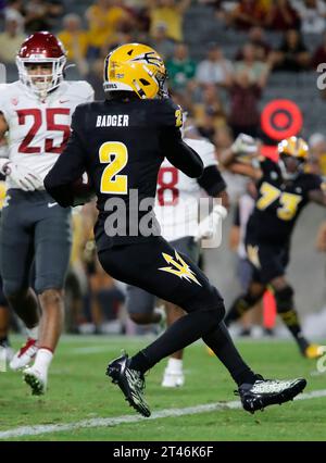 Tempe, Arizona, États-Unis. 28 octobre 2023. Elijhah Badger (2) des Arizona State Sun Devils lors du match de football de la NCAA entre les Washington State Cougars et l'Arizona State University au Mountain America Stadium de Tempe, Arizona. Michael Cazares/CSM/Alamy Live News Banque D'Images