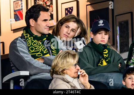 Paris, France. 28 octobre 2023. Lynette Federer (la mère de Roger qui est originaire d'Afrique du Sud), au-dessus de Roger Federer, Mirka Federer avec leurs enfants Leo, Lenny, Myla Rose, Charlene Riva assistent à la finale de la coupe du monde de rugby France 2023 entre la Nouvelle-Zélande (All Blacks) et l'Afrique du Sud (Springboks) au Stade de France le 28 octobre, 2023 à Saint-Denis près de Paris, France. Photo de Laurent Zabulon/ABACAPRESS.COM crédit : Abaca Press/Alamy Live News Banque D'Images