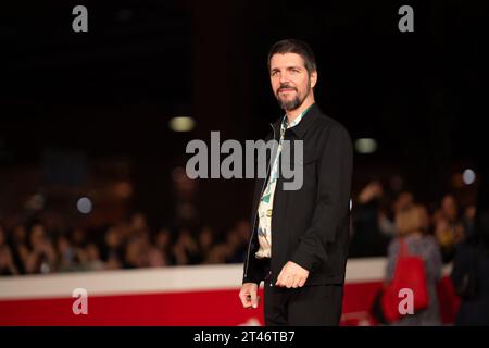 Rome, Italie. 28 octobre 2023. ROME, ITALIE - OCTOBRE 28 : le réalisateur Ivan Silvestrini assiste à un tapis rouge pour le film ''Mare Fuori 4'' lors du 18e Festival du film de Rome à l'Auditorium Parco Della Musica le 28 octobre 2023 à Rome, Italie. (Photo de Luca Carlino/NurPhoto) crédit : NurPhoto SRL/Alamy Live News Banque D'Images