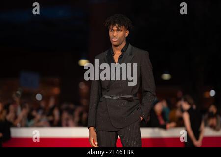 Rome, Italie. 28 octobre 2023. ROME, ITALIE - 28 OCTOBRE : Enrico Tijani assiste à un tapis rouge pour le film ''Mare Fuori 4'' lors du 18e Festival du film de Rome à l'Auditorium Parco Della Musica le 28 octobre 2023 à Rome, Italie. (Photo de Luca Carlino/NurPhoto)0 crédit : NurPhoto SRL/Alamy Live News Banque D'Images