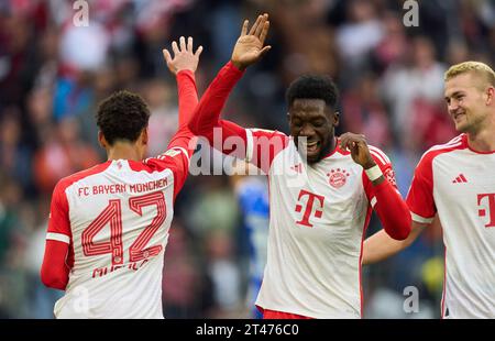 Jamal MUSIALA, FCB 42 célèbre son but, heureux, rire, célébration, 7-0
