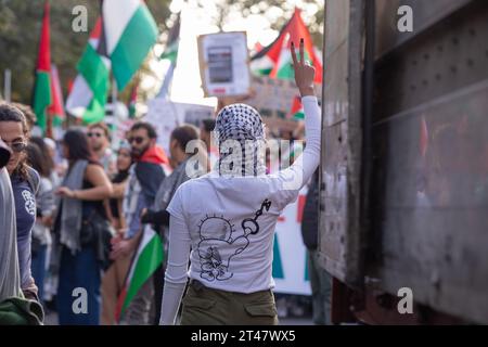 Rome, Italie. 28 octobre 2023. Manifestation à Rome en solidarité avec la Palestine, organisée par la Communauté palestinienne de Rome et du Latium (photo de Matteo Nardone/Pacific Press) crédit : Pacific Press Media production Corp./Alamy Live News Banque D'Images