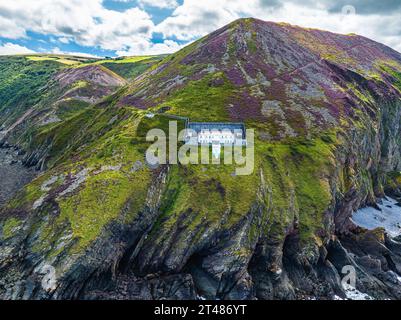 Le Lighthouse Keepers Cottage d'un drone, Foreland point, Lynton, Devon, Angleterre, Europe Banque D'Images
