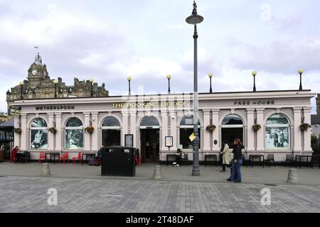 The Booking Office Weatherspoons pub, Édimbourg, Écosse, Royaume-Uni Banque D'Images