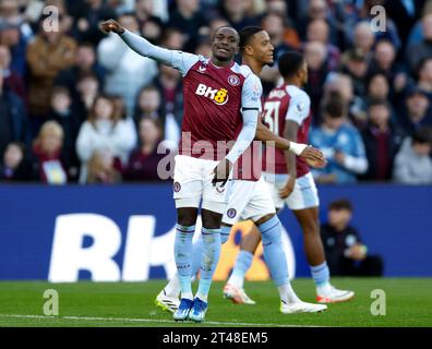 Moussa Diaby d'Aston Villa célèbre avoir marqué le deuxième but de leur équipe lors du match de Premier League à Villa Park, Birmingham. Date de la photo : dimanche 29 octobre 2023. Banque D'Images