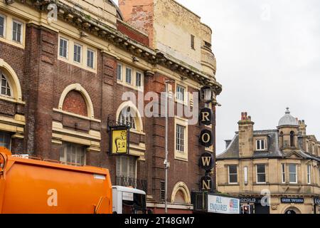 Le bâtiment emblématique de la Couronne à l'angle de Linthorpe Road et Borough Road, Middlesbrough, Royaume-Uni, anciennement un cinéma, salle de bingo, pub, actuellement vacant Banque D'Images