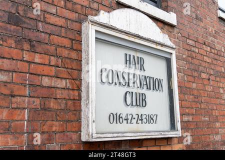 Signe original pour le défunt Hair conservation Club, sur Linthorpe Road à Middlesbrough, Royaume-Uni Banque D'Images