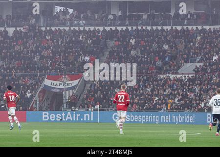 Eindhoven, pays-Bas. 29 octobre 2023. EINDHOVEN, PAYS-BAS - 29 OCTOBRE : commercial BestAir.nl lors du match néerlandais d'Eredivisie entre le PSV et l'AFC Ajax au Philips Stadion le 29 octobre 2023 à Eindhoven, pays-Bas. (Photo de Peter Lous/Orange Pictures) crédit : Orange pics BV/Alamy Live News Banque D'Images