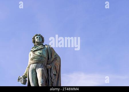 Strasbourg, France - 16 octobre 2023 : Satue du général Jean-Baptiste Kleber à la place Kleber centre ville de Strasbourg. Site du patrimoine mondial. Banque D'Images