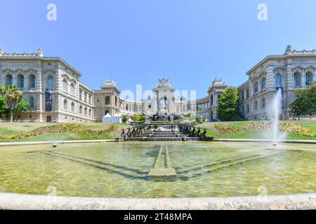 Marseille, France - 14 juillet 2022 : le Palais Longchamp abrite le Musée des Beaux-Arts et le Musée d'Histoire naturelle de Marseille en France Banque D'Images