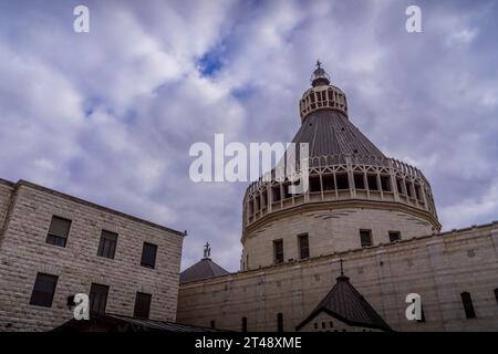 L'église de l'Annonciation, le site de la maison de la Vierge Marie, un sanctuaire chrétien, à Nazareth, Israël. Banque D'Images