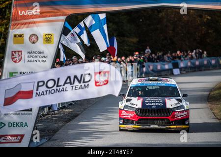 Breitenberg, Allemagne. 29 octobre 2023. Arrivée du 1e Rallye d'Europe centrale à Breitenberg, Allemagne, le 29 octobre 2023. Sur la photo, Erik Cais et Daniel Trunkat (Skoda Fabia RS Rally2) à l'arrivée. Crédit : Petr Skrivanek/CTK photo/Alamy Live News Banque D'Images