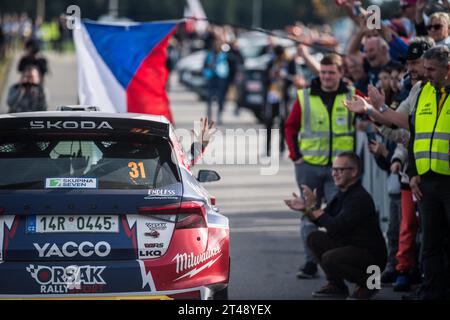 Breitenberg, Allemagne. 29 octobre 2023. Arrivée du 1e Rallye d'Europe centrale à Breitenberg, Allemagne, le 29 octobre 2023. Sur la photo, Erik Cais et Daniel Trunkat (Skoda Fabia RS Rally2) à l'arrivée. Crédit : Petr Skrivanek/CTK photo/Alamy Live News Banque D'Images