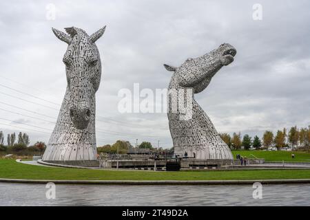 FALKIRK, octobre 24 2023 : une photographie documentant les Kelpies à Falkirk en Écosse. Banque D'Images