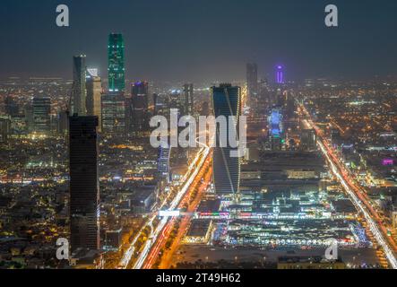 Panorama nocturne du centre-ville de Riyad, Al Riyadh, Arabie Saoudite Banque D'Images