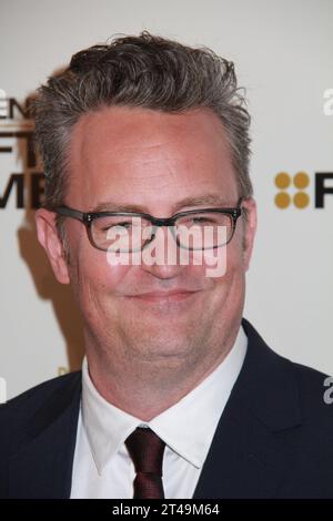 Los Angeles, États-Unis. 16 mars 2017. Matthew Perry 03/15/2017 tapis rouge et projection pour 'The Kennedys - After Camelott' au Paley Center for Media à Beverly Hills, CA photo par Izumi Hasegawa /HNW/PictureLux crédit : PictureLux/The Hollywood Archive/Alamy Live News Banque D'Images
