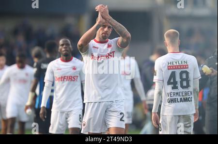 Bruges, Belgique. 29 octobre 2023. Toby Alderweireld d'Anvers semble abattu après avoir perdu un match de football entre le Club Brugge et le Royal Antwerp FC, dimanche 29 octobre 2023 à Brugge, le jour 12 de la saison 2023-2024 de la Jupiler Pro League première division du championnat belge. BELGA PHOTO VIRGINIE LEFOUR crédit : Belga News Agency/Alamy Live News Banque D'Images