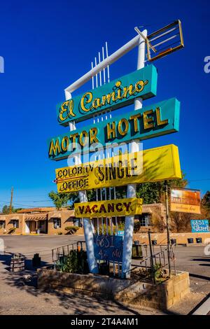 El Camino Motor Hotel le long de la route 66 à Albuquerque, Nouveau-Mexique, États-Unis [pas d'autorisation de l'établissement ; licence éditoriale uniquement] Banque D'Images