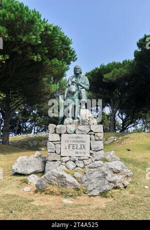 La statue du naturaliste espagnol Félix Rodríguez de la Fuente au Palacio de la Magdalena à Santander Banque D'Images