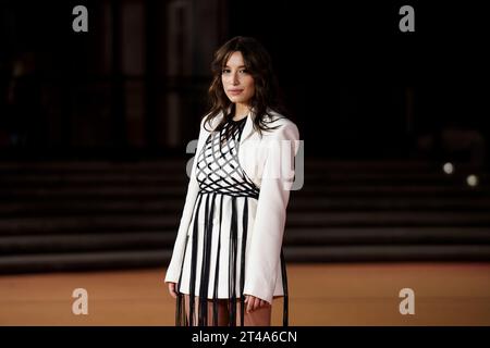 ROME, ITALIE - OCTOBRE 29 : Giorgia Spinelli assiste à un tapis rouge pour le film 'SuburraEterna' lors du 18e Festival du film de Rome à l'Auditorium Parco Banque D'Images