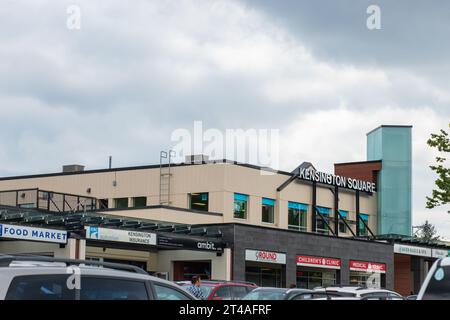 Burnaby, CANADA - juin 21 2023 : Un signe du centre commercial Kensington Square vu par temps nuageux. Banque D'Images