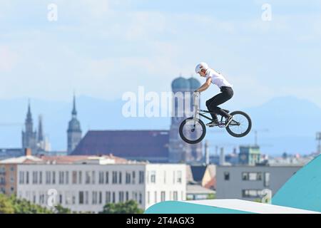 Kim Muller (Allemagne, médaille d'argent). BMX Freestyle femme. Championnats d'Europe Munich 2022 Banque D'Images