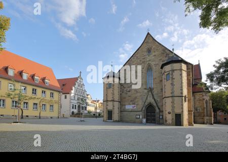 Protestant Deanery Building, ancienne école latine, Renaissance Old Grammar School avec Tail Gable construit en 1582, Baroque St. Église Salvator, Salvator Banque D'Images