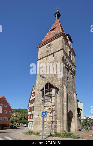 Schmiedturm construit 1350 et maison à colombages, tour de la ville, porte de la ville, Schmiedtor, Schwaebisch Gmuend, Baden-Wuerttemberg, Allemagne Banque D'Images