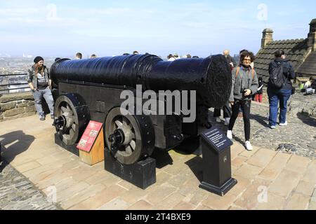 Vue de Mons Meg Canon sur les remparts du château d'Édimbourg, Écosse, Royaume-Uni Banque D'Images